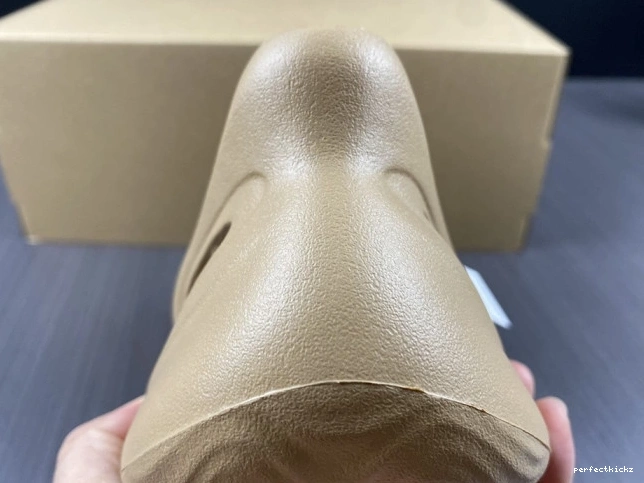 RNNR Adidas Foam Ochre GW3354 Yeezy 0823
